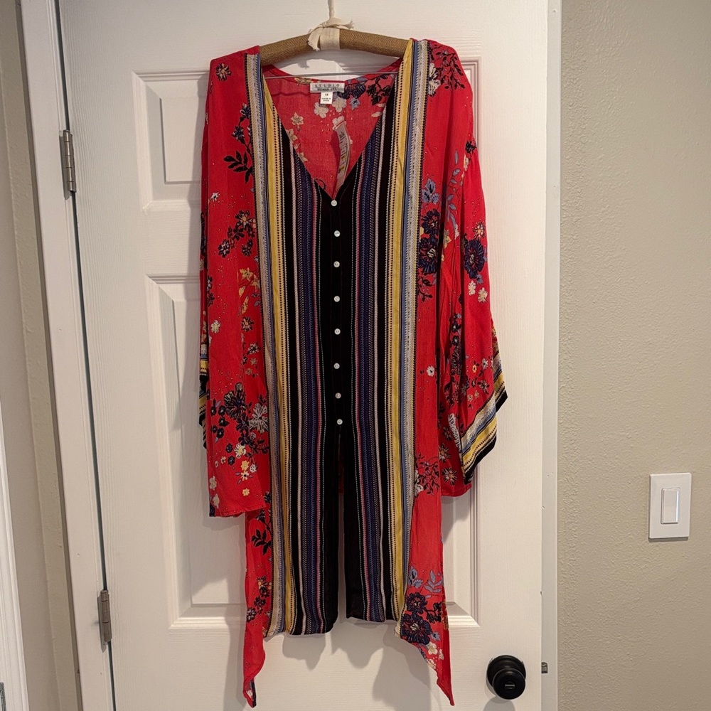Studio JPR Asymmetrical Floral and Stripe Tunic Size‎ 1X NEW